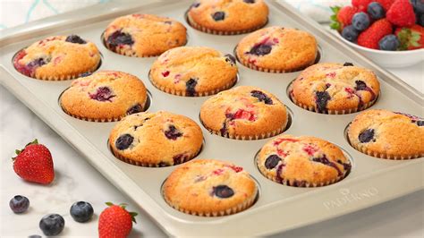 How many carbs are in triple berry muffin - calories, carbs, nutrition