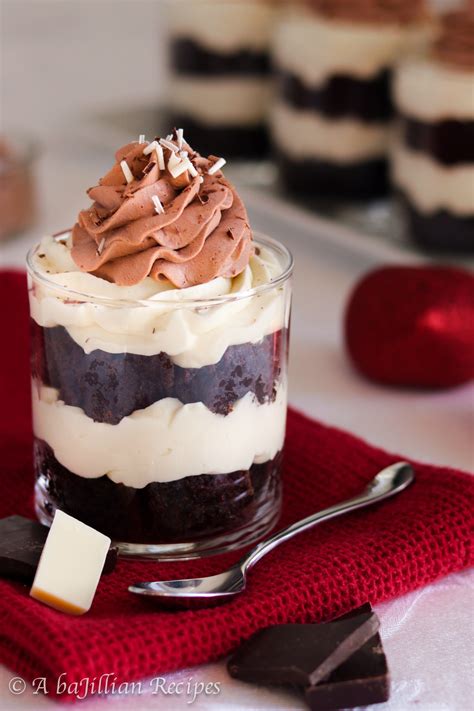 How many carbs are in triple chocolate parfait - calories, carbs, nutrition