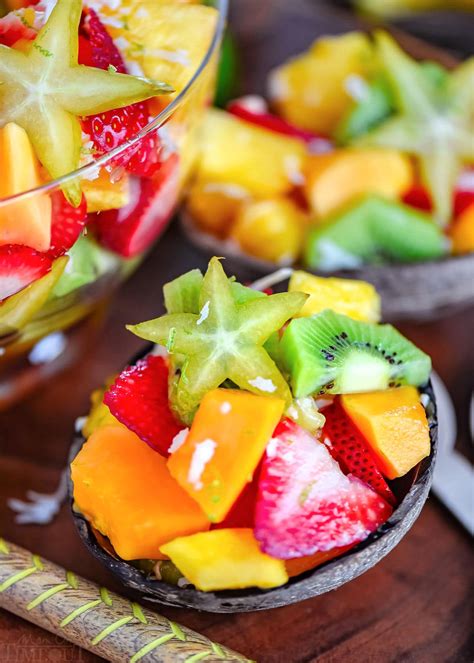 How many carbs are in tropical fruit salad w/toasted coconut - calories, carbs, nutrition