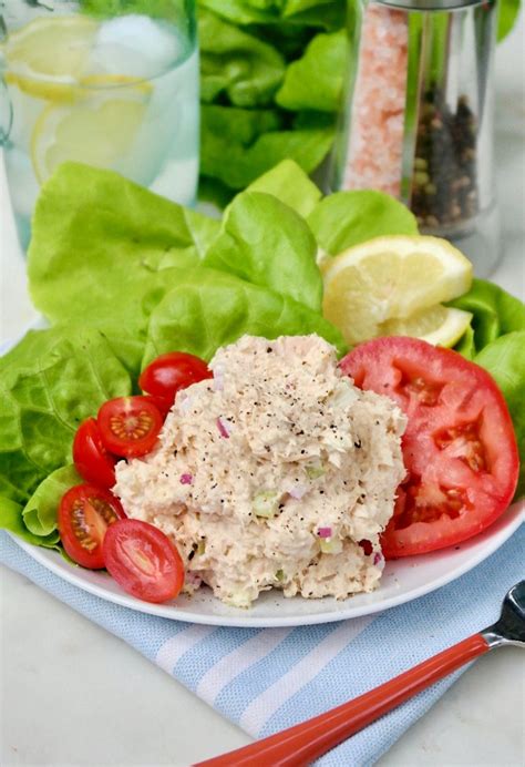 How many carbs are in tuna salad on wheat - calories, carbs, nutrition