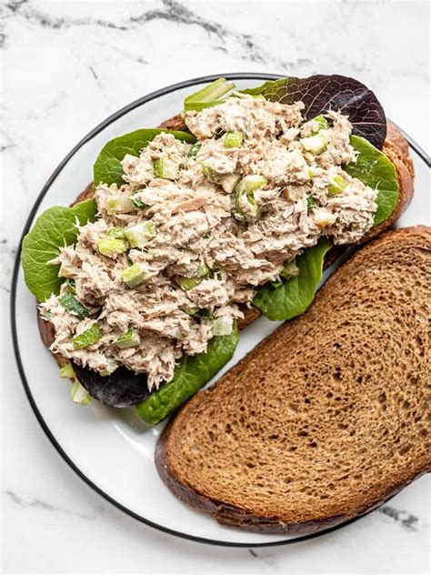 How many carbs are in tuna salad on white bread (to go) - calories, carbs, nutrition