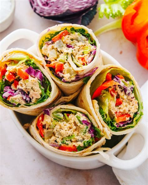 How many carbs are in tuna salad rf cheddar wrap (52190.39) - calories, carbs, nutrition