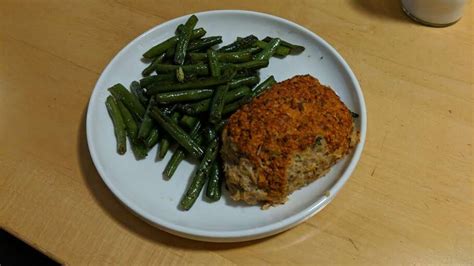 How many carbs are in turkey, zucchini, and quinoa meatloaves - calories, carbs, nutrition