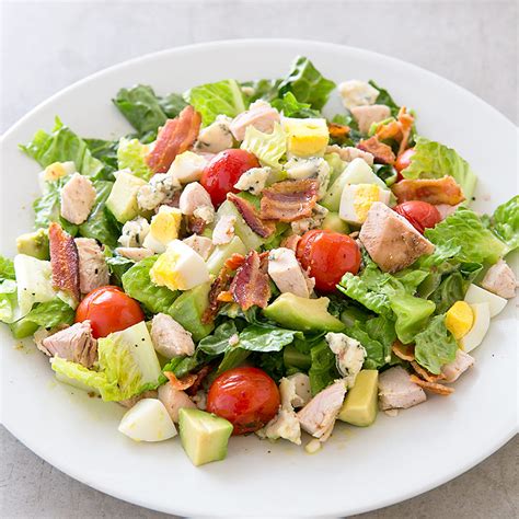 How many carbs are in turkey and ham cobb salad - calories, carbs, nutrition