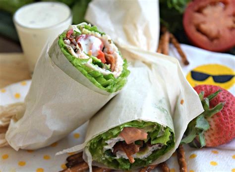 How many carbs are in turkey and stuffing wrap - calories, carbs, nutrition