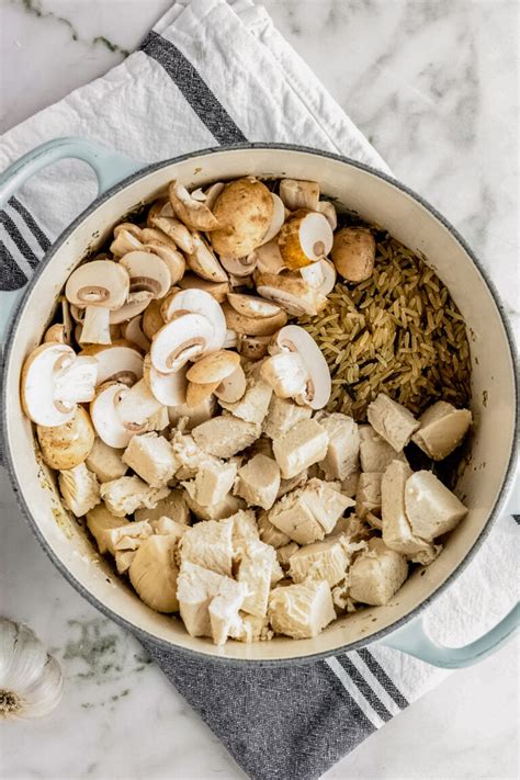 How many carbs are in turkey and wild rice soup - calories, carbs, nutrition