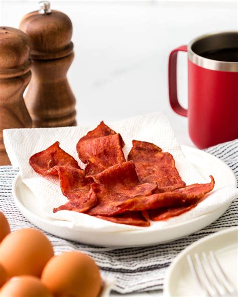 How many carbs are in turkey bacon, microwaved - calories, carbs, nutrition