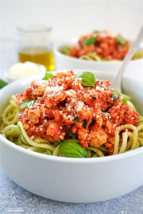 How many carbs are in turkey bolognese with zucchini noodles - calories, carbs, nutrition