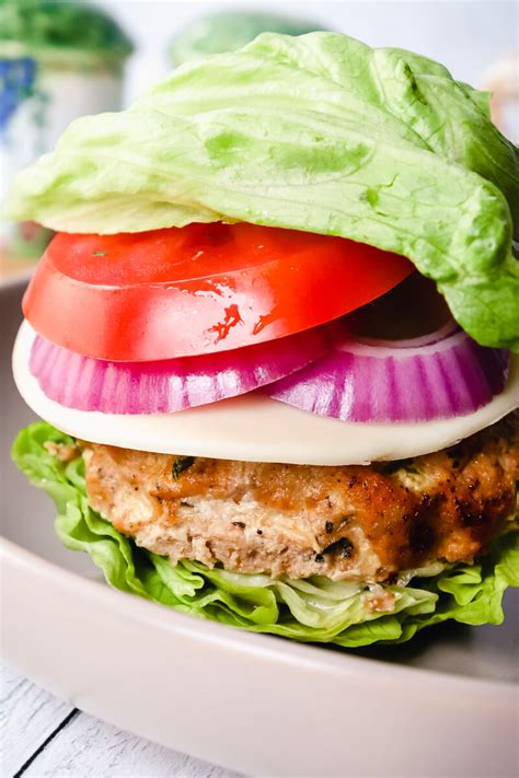 How many carbs are in turkey burger with tomato jam & arugula - calories, carbs, nutrition