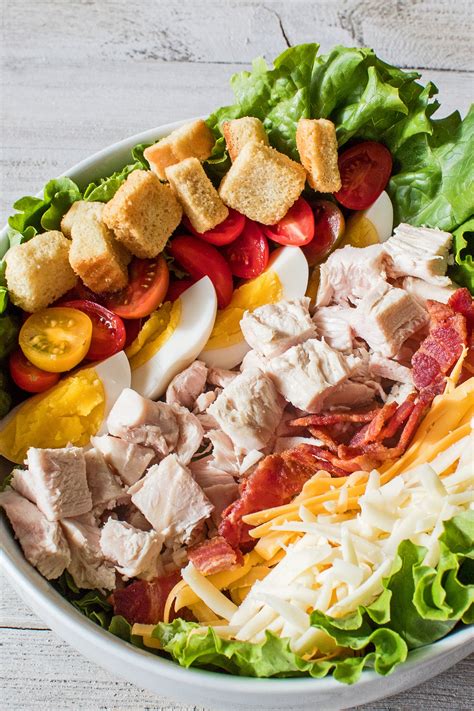 How many carbs are in turkey chef salad - calories, carbs, nutrition