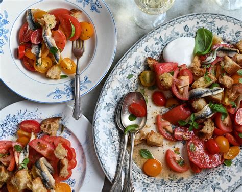 How many carbs are in tuscan panzanella salad with anchovies - calories, carbs, nutrition