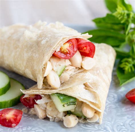 How many carbs are in tuscan white bean wrap - calories, carbs, nutrition