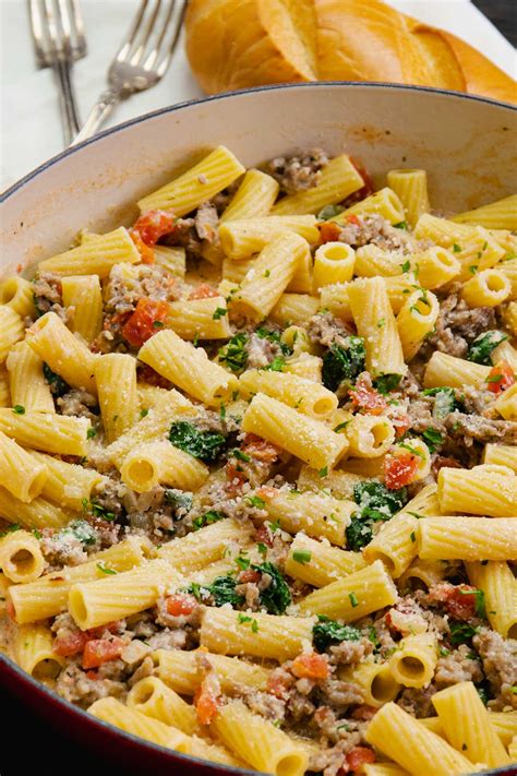 How many carbs are in twelve pasta bowl alfredo italian sausage - calories, carbs, nutrition