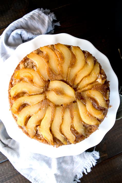 How many carbs are in upside-down pear corn cake - calories, carbs, nutrition