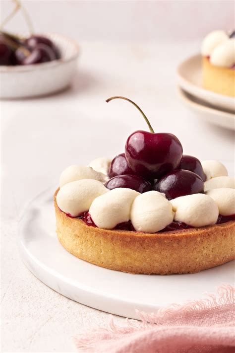 How many carbs are in vanilla cherry frangipane - calories, carbs, nutrition