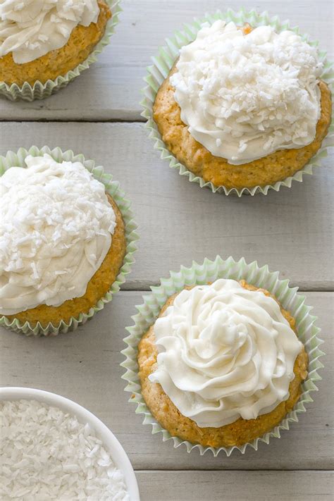 How many carbs are in vegan coconut cupcake - calories, carbs, nutrition