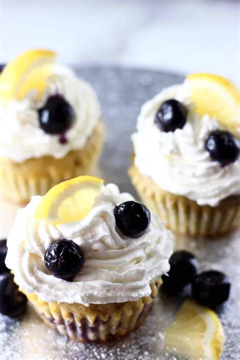 How many carbs are in vegan lemon berry cupcakes - calories, carbs, nutrition