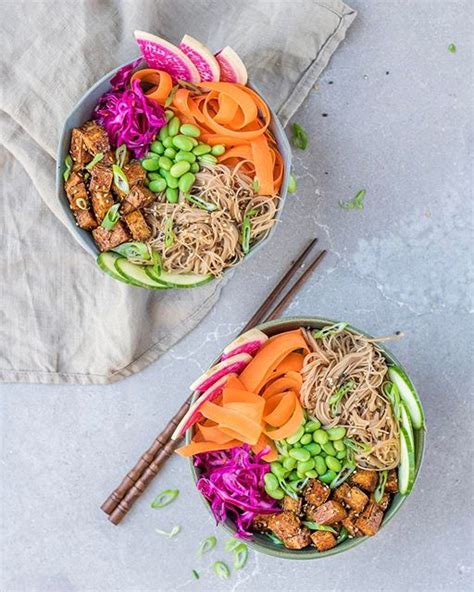 How many carbs are in vegan tofu poke bowl with soba noodles - calories, carbs, nutrition