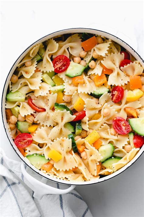 How many carbs are in vegetable pasta salad - calories, carbs, nutrition
