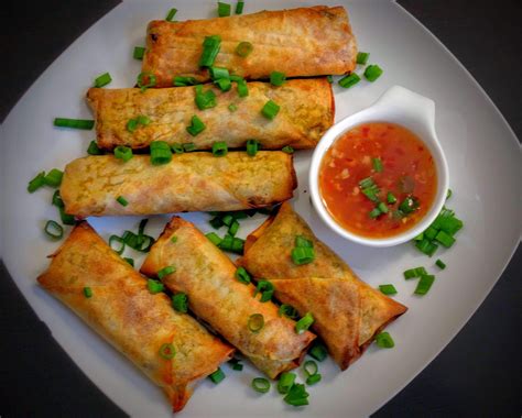 How many carbs are in vegetable spring rolls - calories, carbs, nutrition