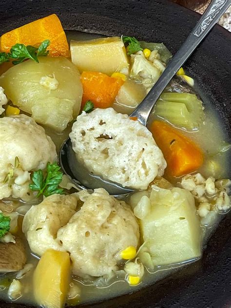 How many carbs are in vegetable stew with dumplings - calories, carbs, nutrition