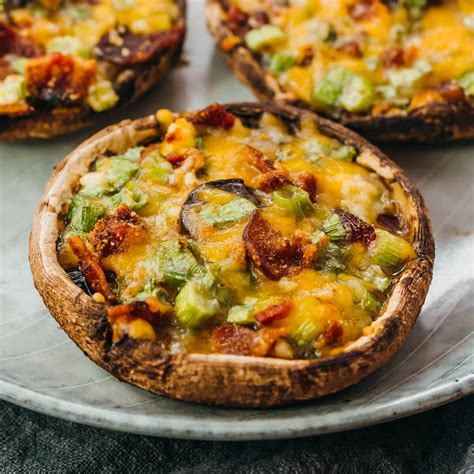 How many carbs are in vegetable stuffed portobello mushrooms-occ - calories, carbs, nutrition