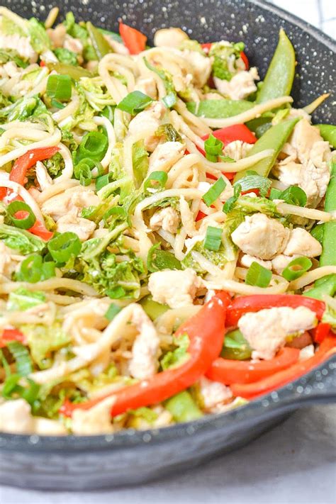 How many carbs are in vegetarian chow mein - calories, carbs, nutrition