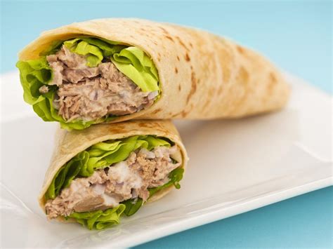 How many carbs are in veggie tuna on whole wheat wrap (111829.0) - calories, carbs, nutrition