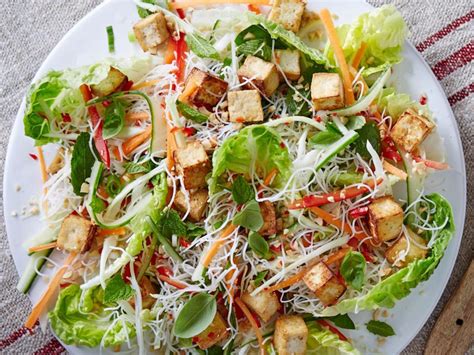 How many carbs are in vietnamese tofu salad - calories, carbs, nutrition