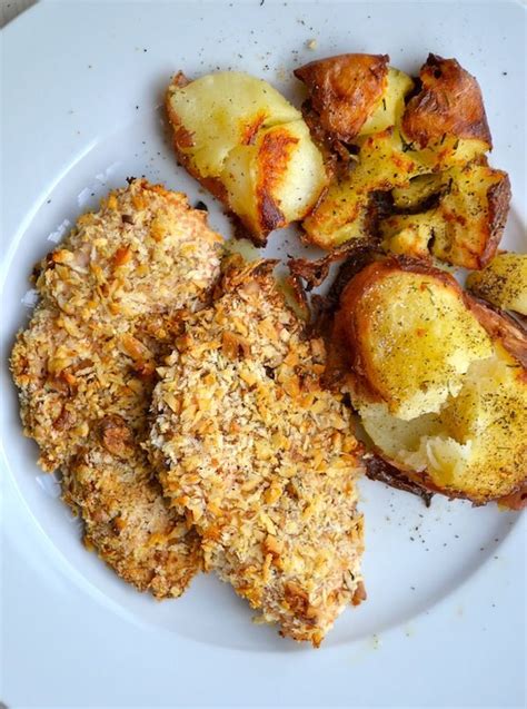 How many carbs are in walnut and rosemary oven fried chicken - calories, carbs, nutrition