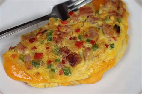 How many carbs are in western omelet with toast - calories, carbs, nutrition