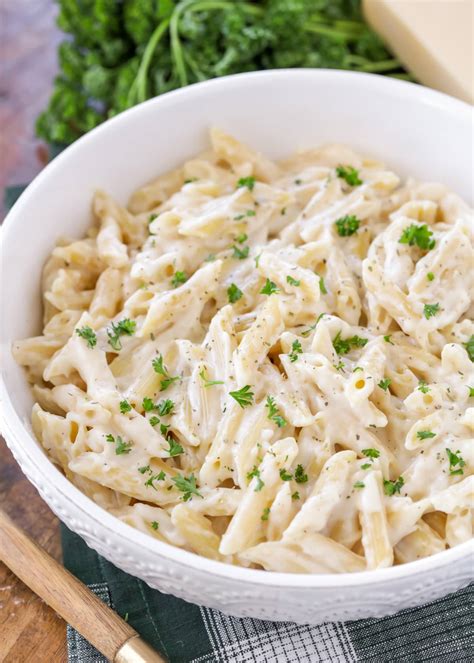 How many carbs are in white turkey in cream sauce with pasta - calories, carbs, nutrition