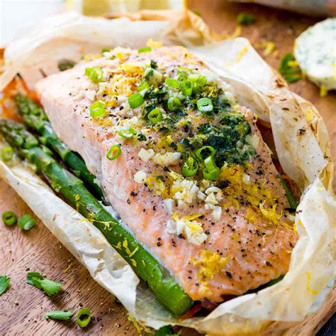 How many carbs are in whole+sum salmon en papillote - calories, carbs, nutrition