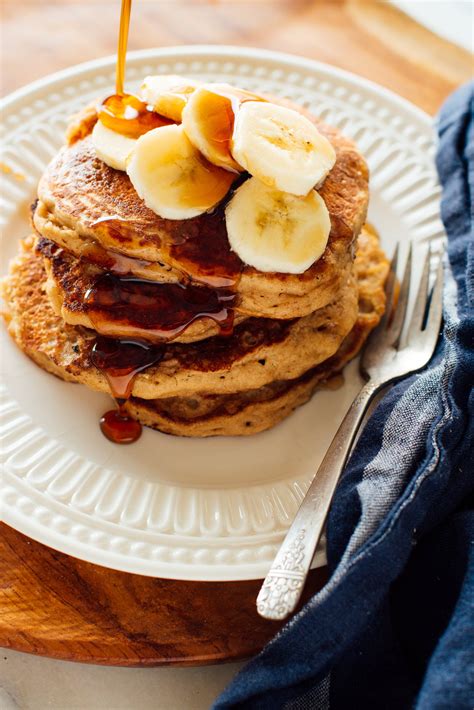 How many carbs are in whole wheat banana pancakes - calories, carbs, nutrition