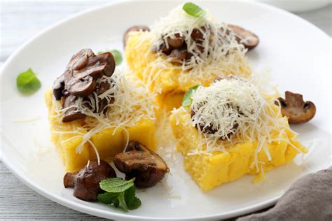 How many carbs are in wild mushroom polenta - calories, carbs, nutrition