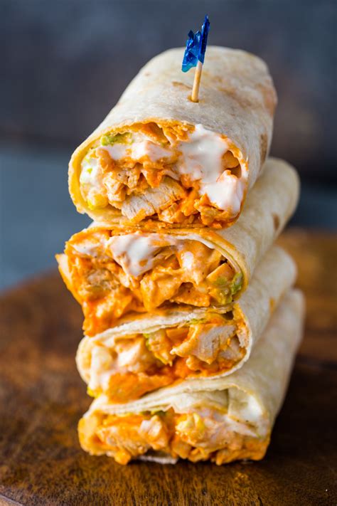 How many carbs are in wrap chicken red hot buffalo 1/2 wrap - calories, carbs, nutrition