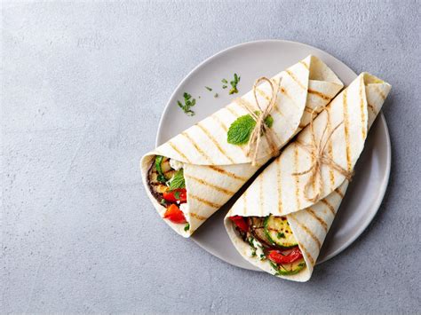 How many carbs are in wrap vegetable grilled hummus - calories, carbs, nutrition