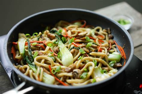 How many carbs are in yaki udon - calories, carbs, nutrition