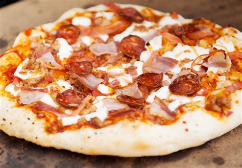 How many protein are in 3 little piggy pizza-artisan mini - calories, carbs, nutrition