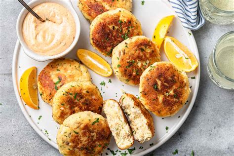 How many protein are in 4 cod cakes - calories, carbs, nutrition