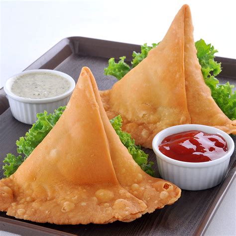 How many protein are in 8 indian samosas - calories, carbs, nutrition