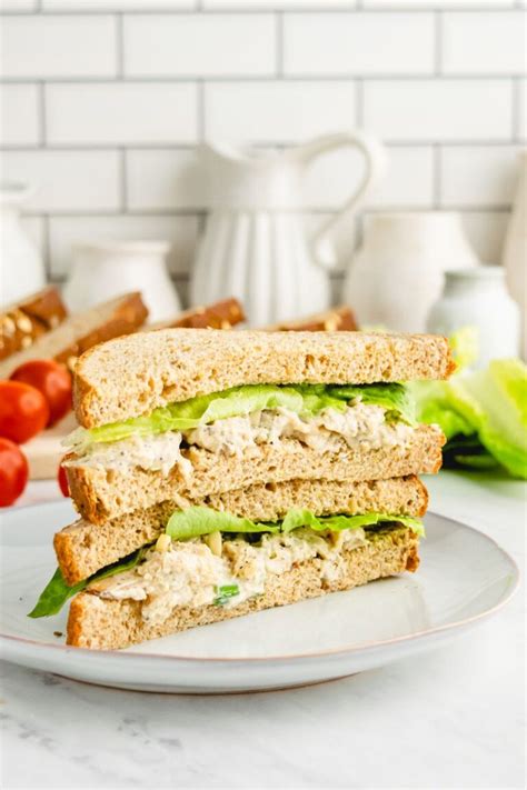 How many protein are in almond chicken salad sandwich - calories, carbs, nutrition