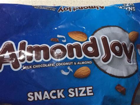 How many protein are in almond joy - calories, carbs, nutrition