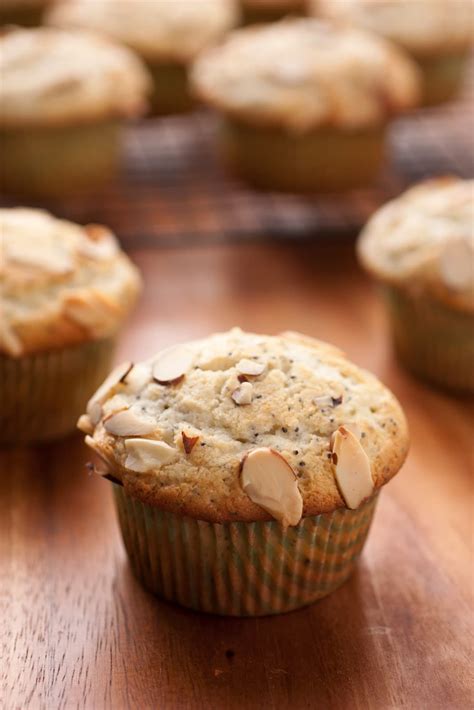 How many protein are in almond poppy seed muffin - calories, carbs, nutrition