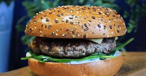 How many protein are in angus burger buffalo seeded bun - calories, carbs, nutrition