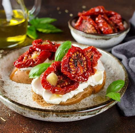 How many protein are in appetizer bruschetta sun dried tomato gorgonzola 1 ea - calories, carbs, nutrition