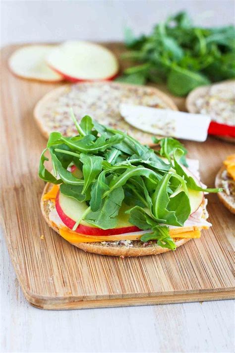 How many protein are in apple, cheese and arugula panini - calories, carbs, nutrition