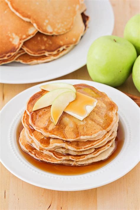 How many protein are in apple pancakes - calories, carbs, nutrition