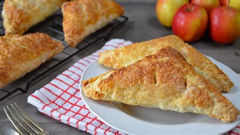 How many protein are in apple turnover - calories, carbs, nutrition