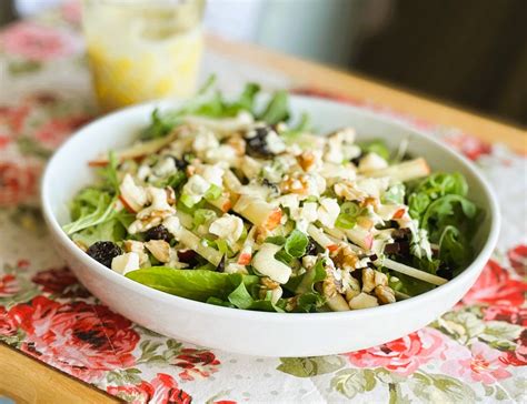 How many protein are in apple walnut cheddar salad - calories, carbs, nutrition